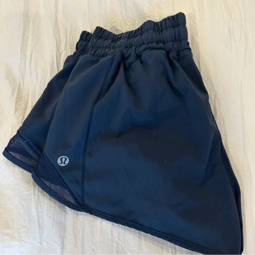 LULULEMON HOTTY HOT SHORTS - Picture 3 of 4